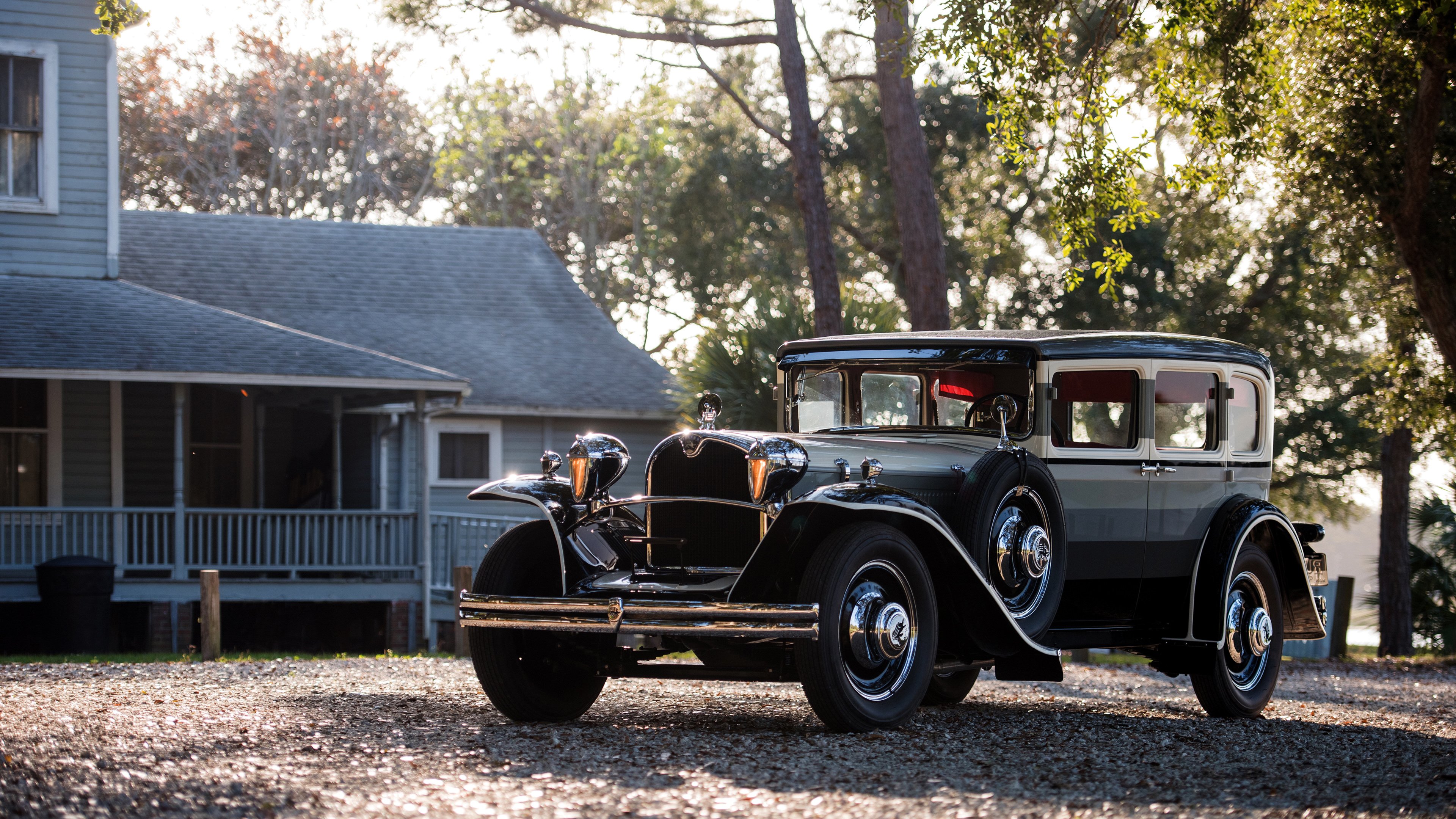 华体会手机网站-达米恩·麦肯齐：他是全黑队背后进攻的支点，每次传球都充满威胁