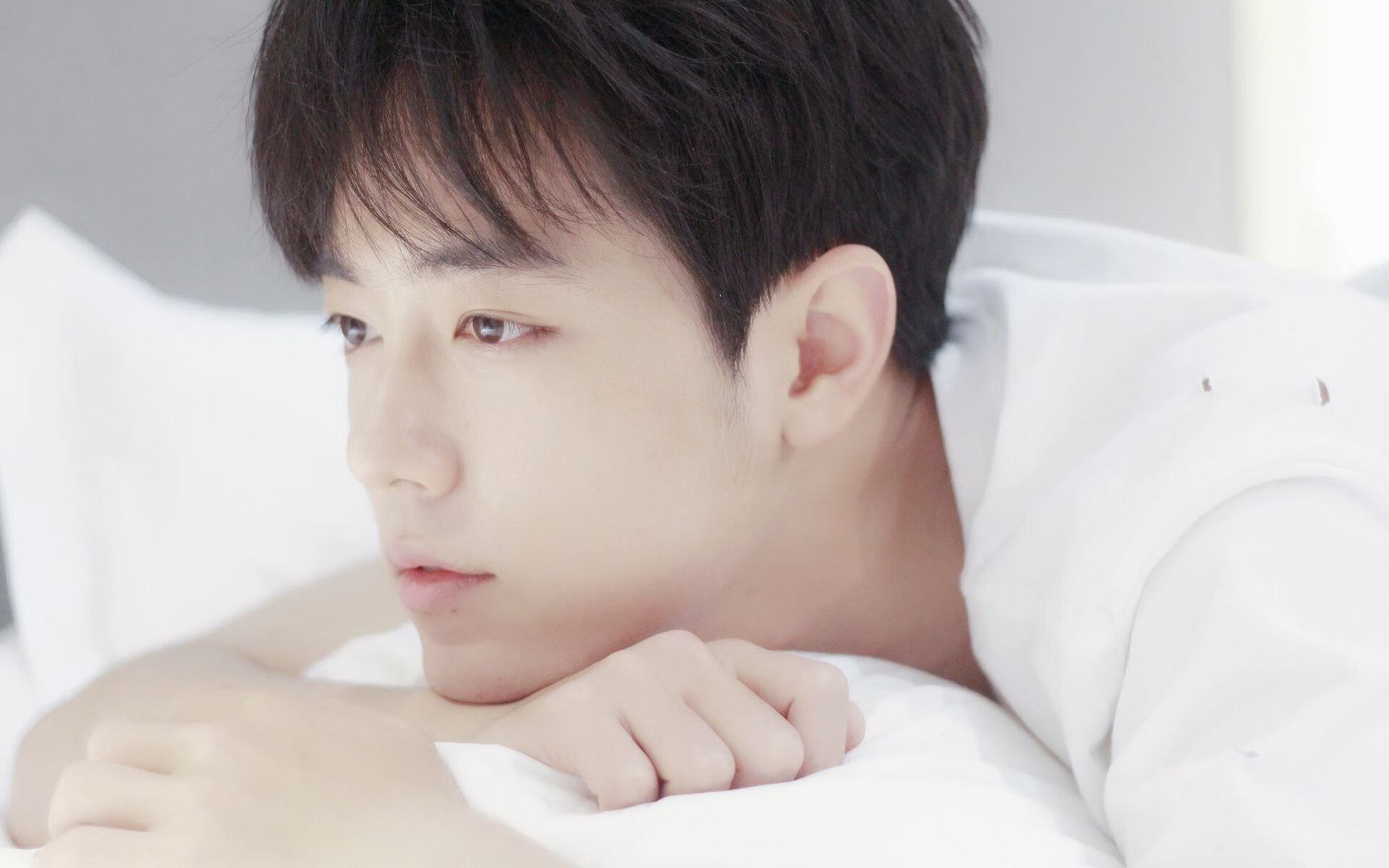 -中国篮球如何缩小与世界篮球差距，中国篮球怎么样跟国足相比